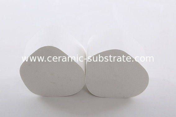 Thin 3 way Honeycomb Ceramic Filter , Round Cordierite Substrate