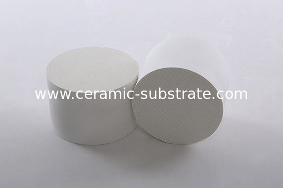Round SCR Ceramic Catalyst Carrier , Honeycomb Ceramic Monolith Support