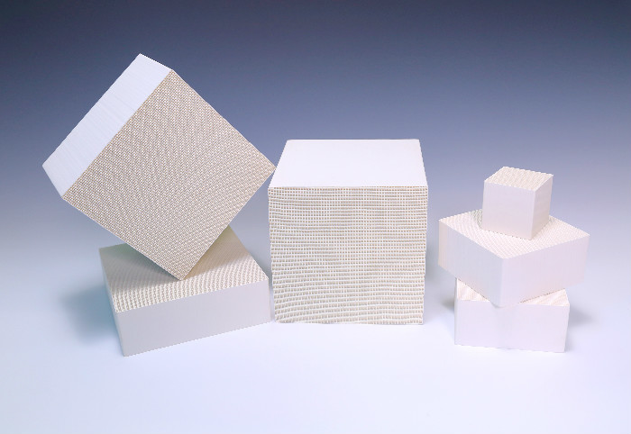 Gas Honeycomb Ceramic Monolithic Catalyst Support With 3 Way Catalytic ...