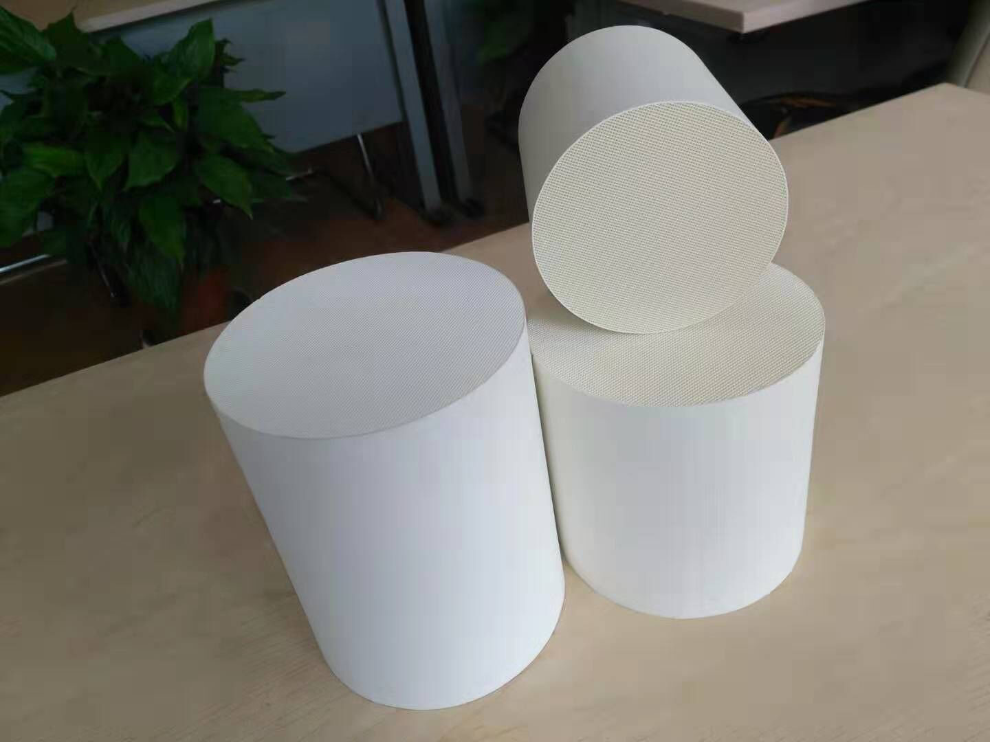 Iso Passed VOC Ceramic Support High Temperature Resistance